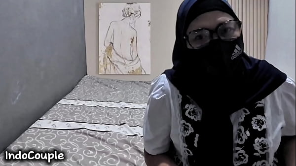 Istri bahenol indo lagi asik seks anal sama pacar rahasianya